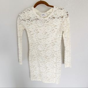 White lace bodycon dress